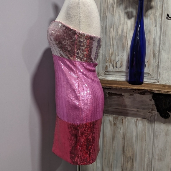 💗SOLD💗As U Wish sequined strapless dress - Picture 2 of 6
